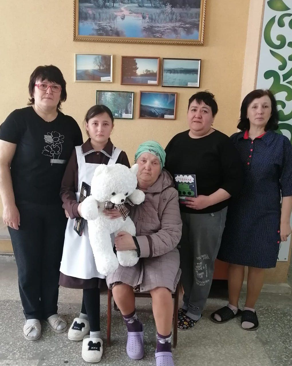 Рүзәл ялга кайтканда үзе белән алып кайткан булган...