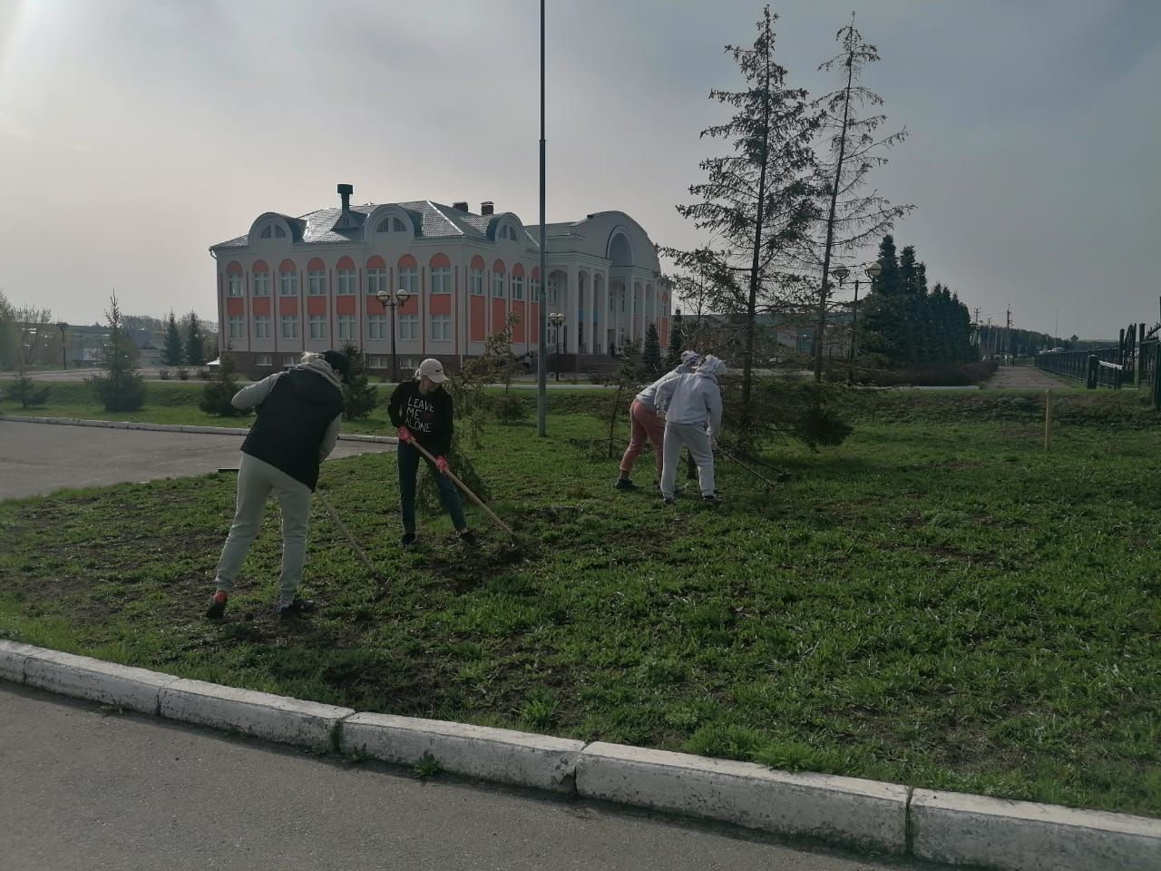 Әтнәдә чистарталар, кабат чүплиләр