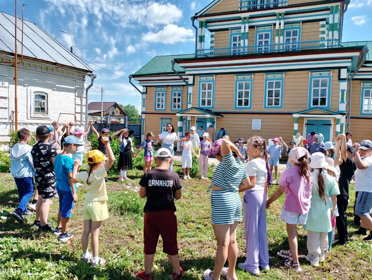 «Әтнә туган якны өйрәнү музее» на кунаклар килде