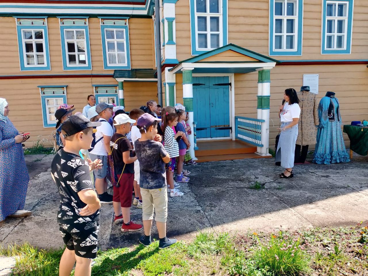 «Әтнә туган якны өйрәнү музее» на кунаклар килде