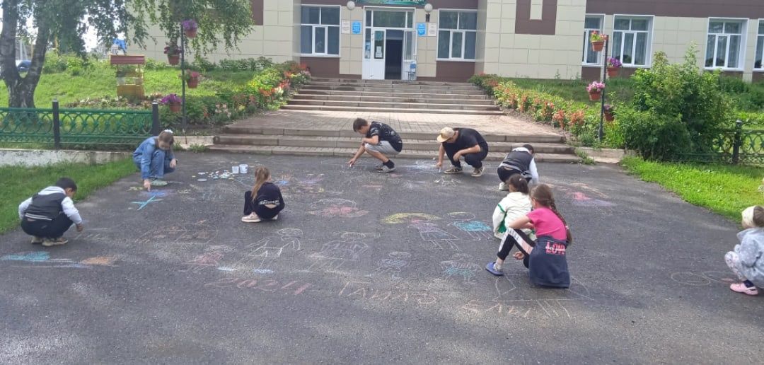 Бала иң беренче белем һәм тәрбияне гаиләдән ала