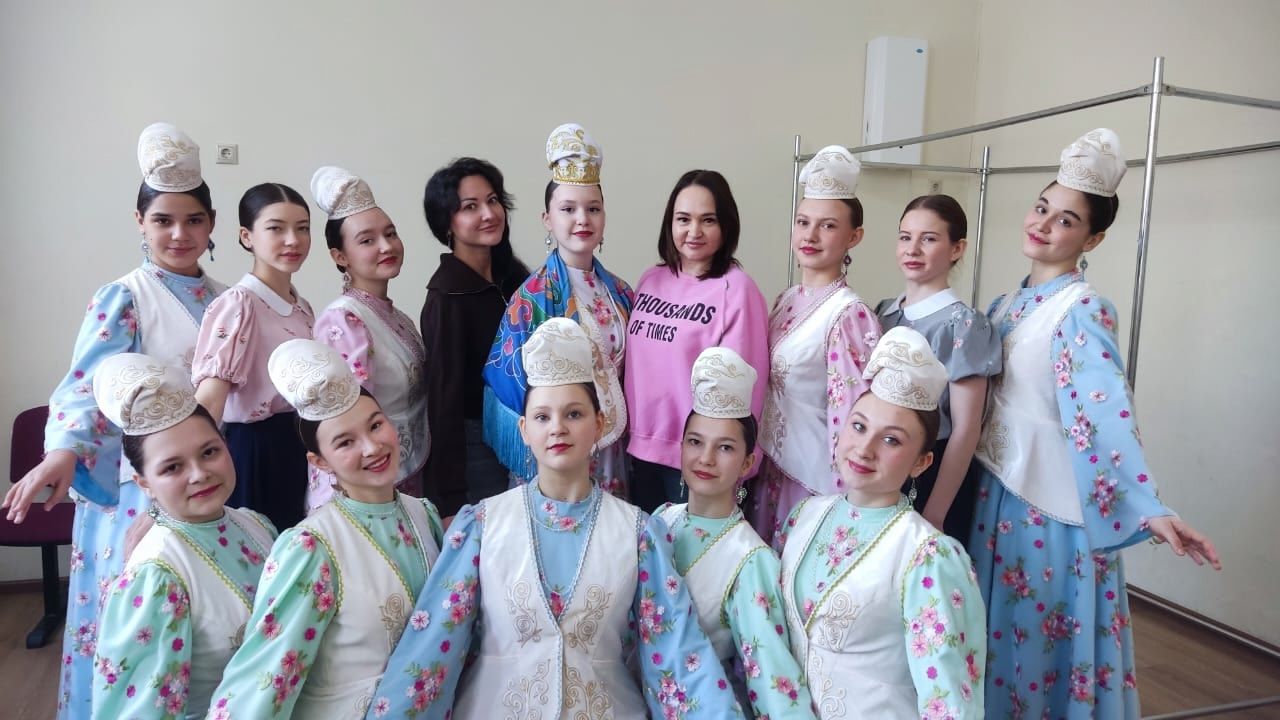 «Ал чәчәк» үрнәк бию коллективы 1 дәрәҗә лауреат исеменә лаек булды