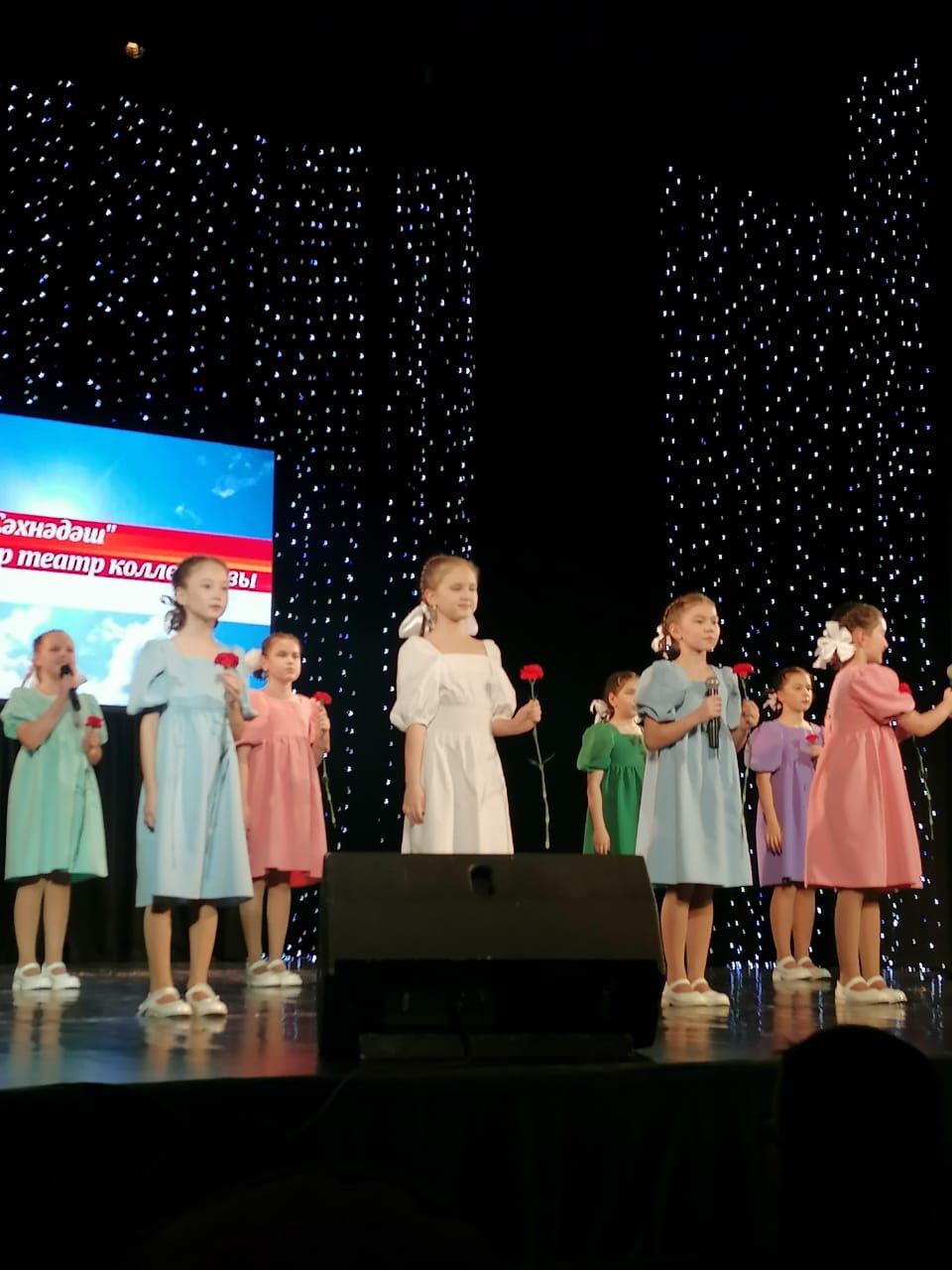 Бердәмлек белән көчле илебез