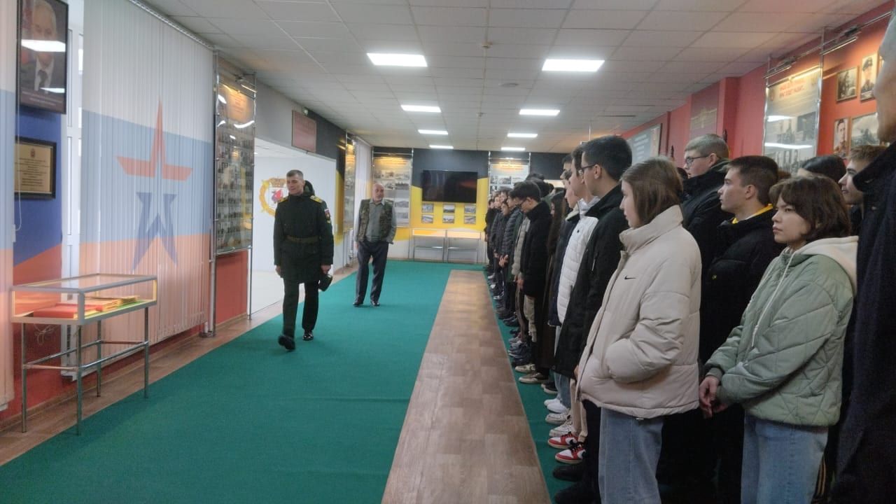 Олы Әтнә урта мәктәбенең 10 класс укучылары Казан югары танк команда училищесында булдылар
