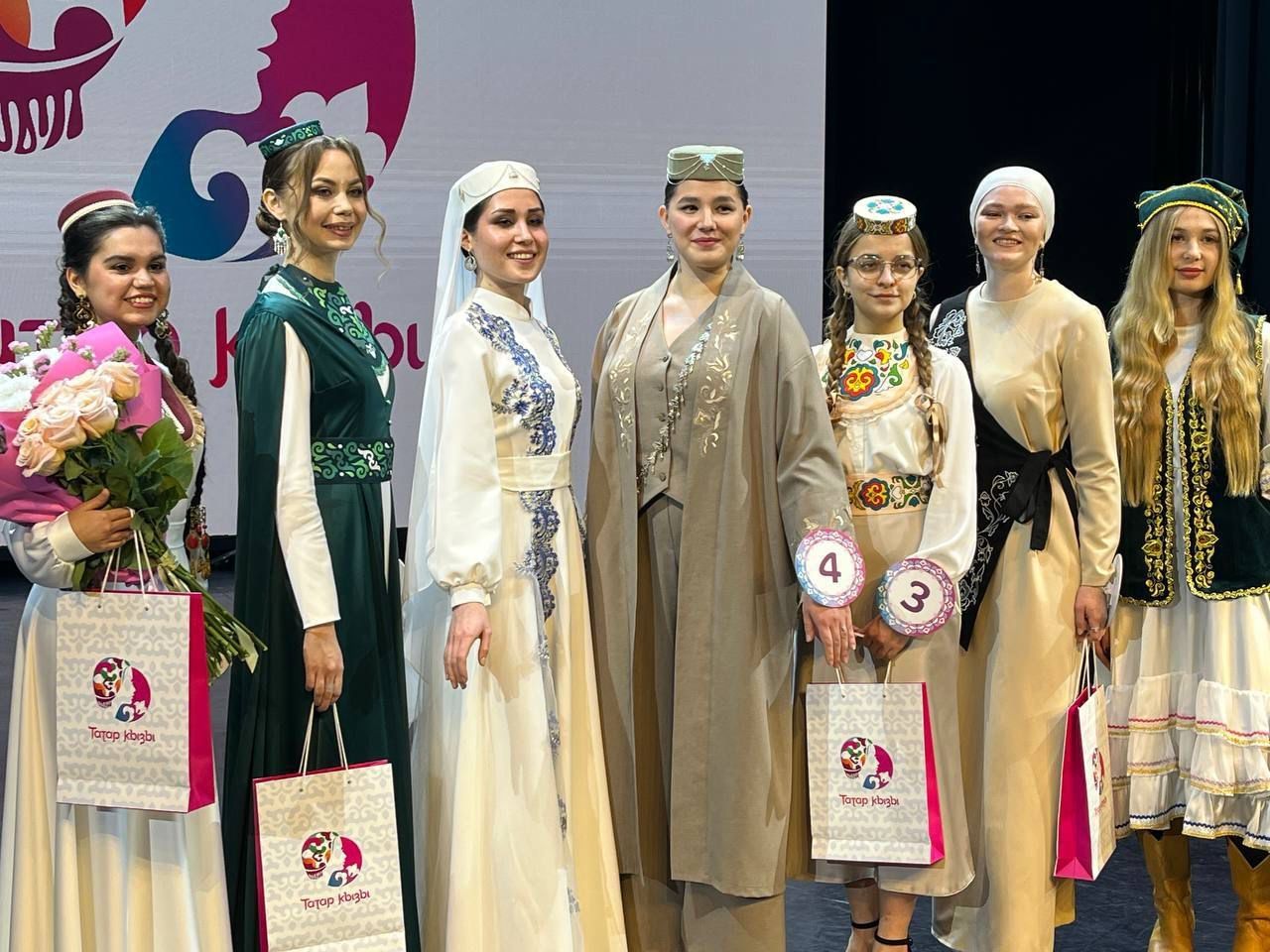 «Татар кызы» бәйгесенең зона этабына Әтнә кызлары узды