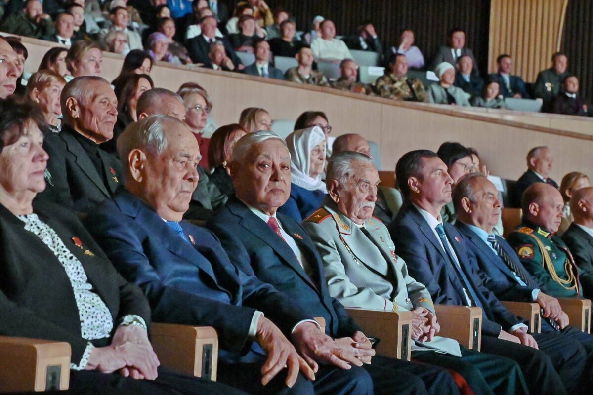 Фәрит Мөхәммәтшин киләсе ел Татарстанда Хәрби һәм хезмәт батырлыгы елы булуын искәртте
