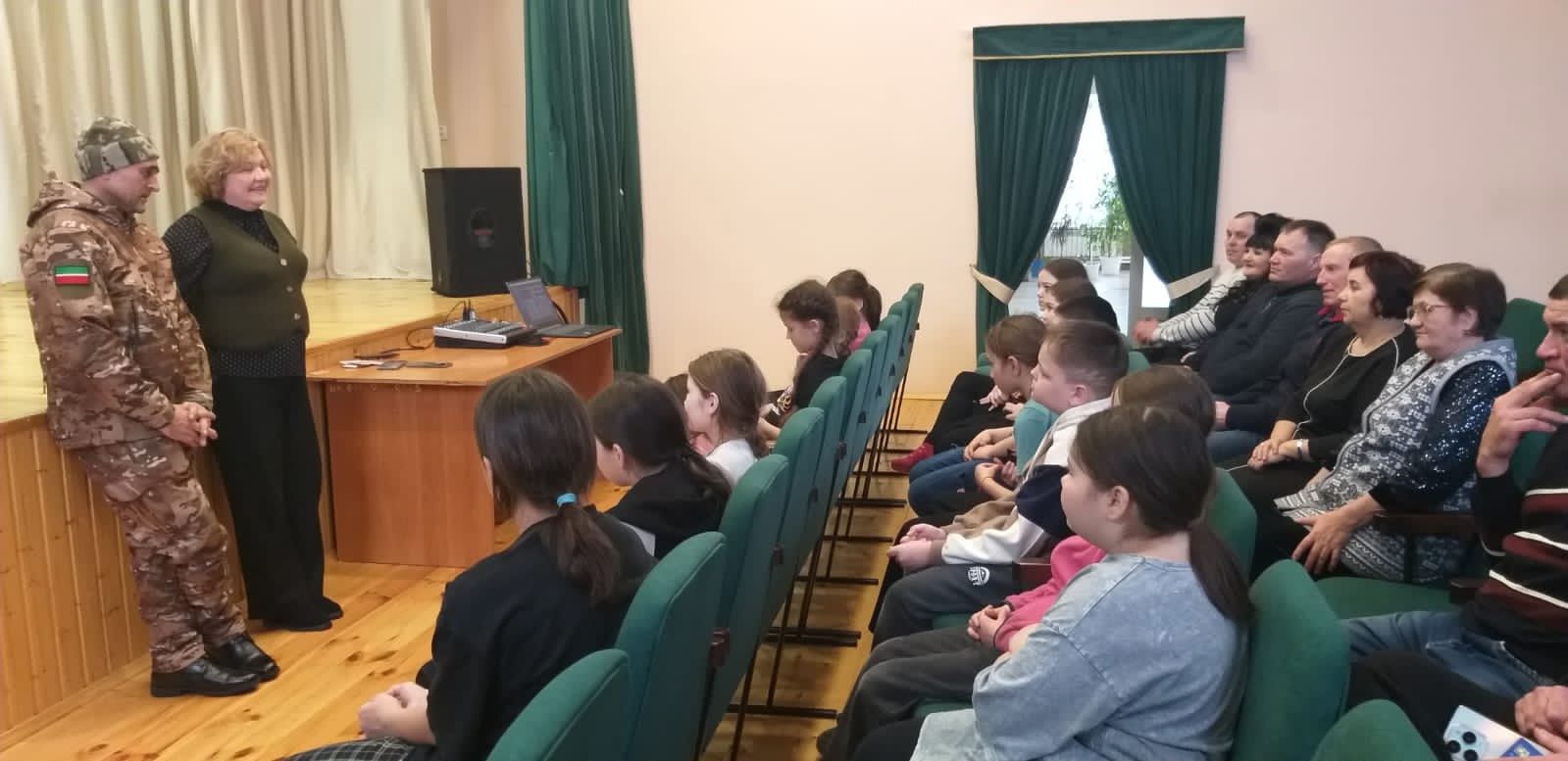 Олы Мәңгәр мәдәният йортында Рамиль Мостафин белән очрашу узды