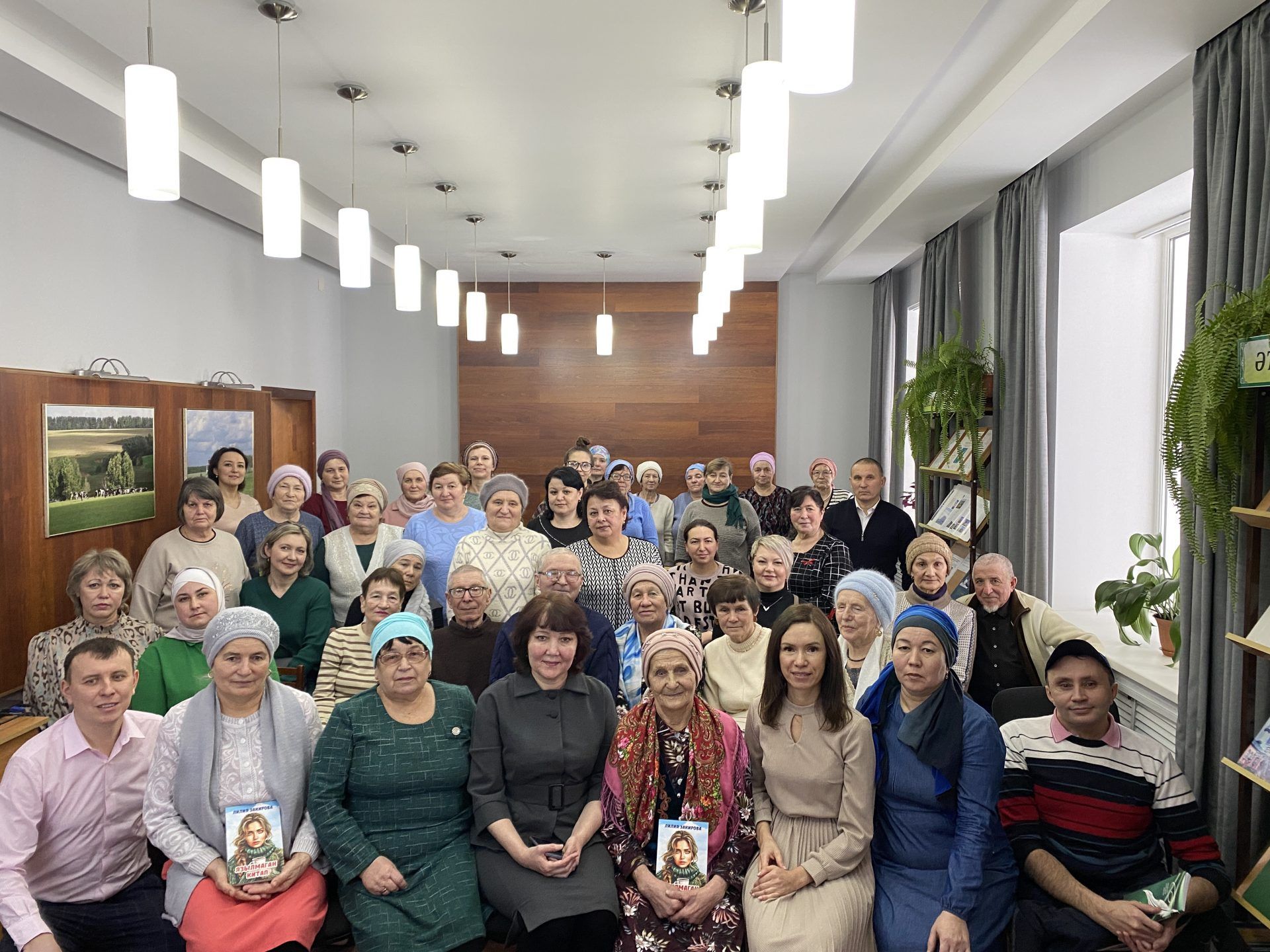 Әтнәдә үткен каләмле яшь язучы-Лилия Закирова белән очрашу узды