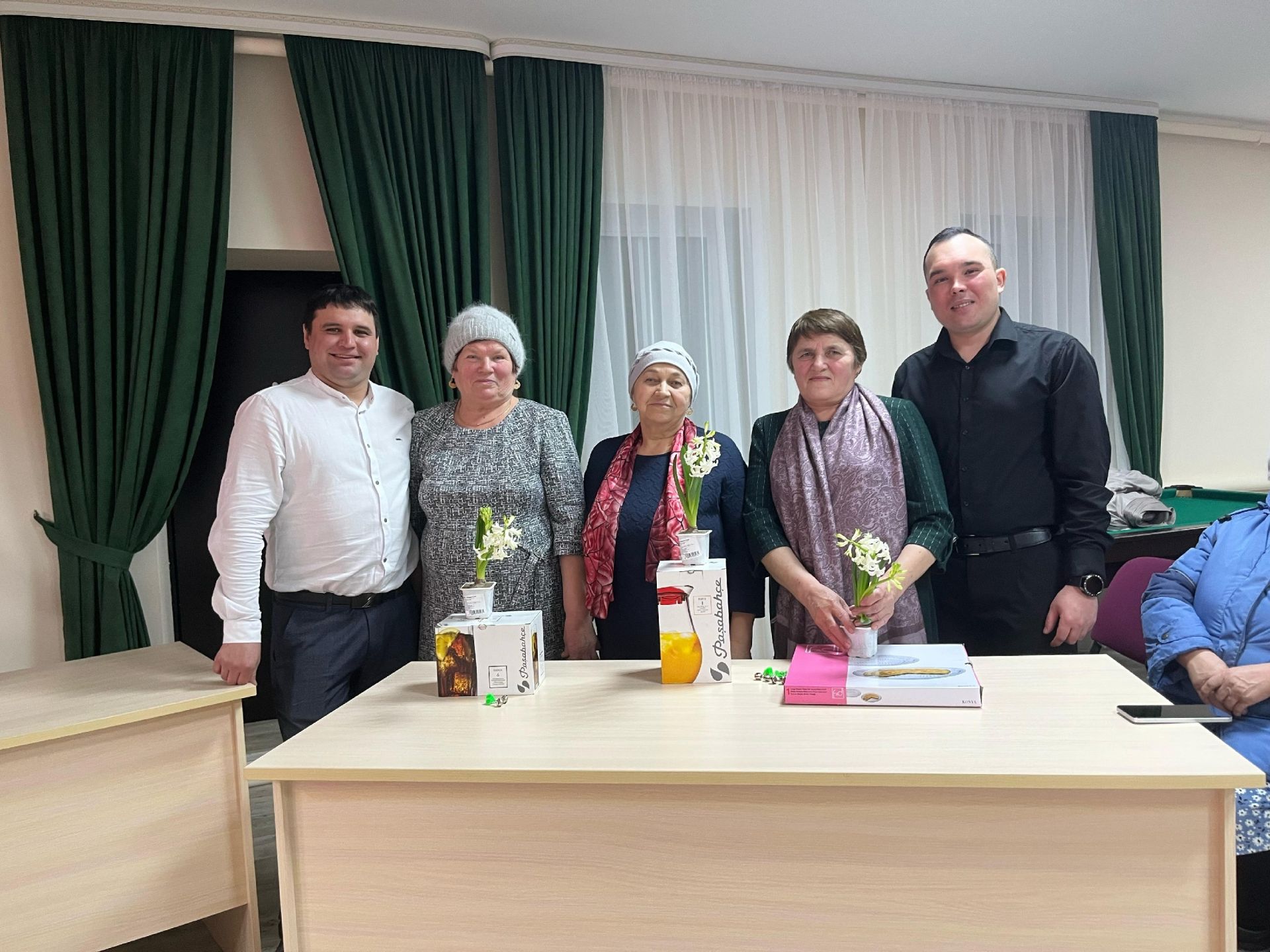 Иске Мәңгәр клубында бәйрәм уңаеннан музыкаль «Башваткыч» уены булды