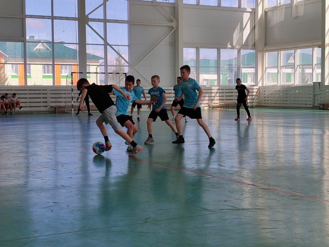 Әтнә мәктәпләре футбол уйнады