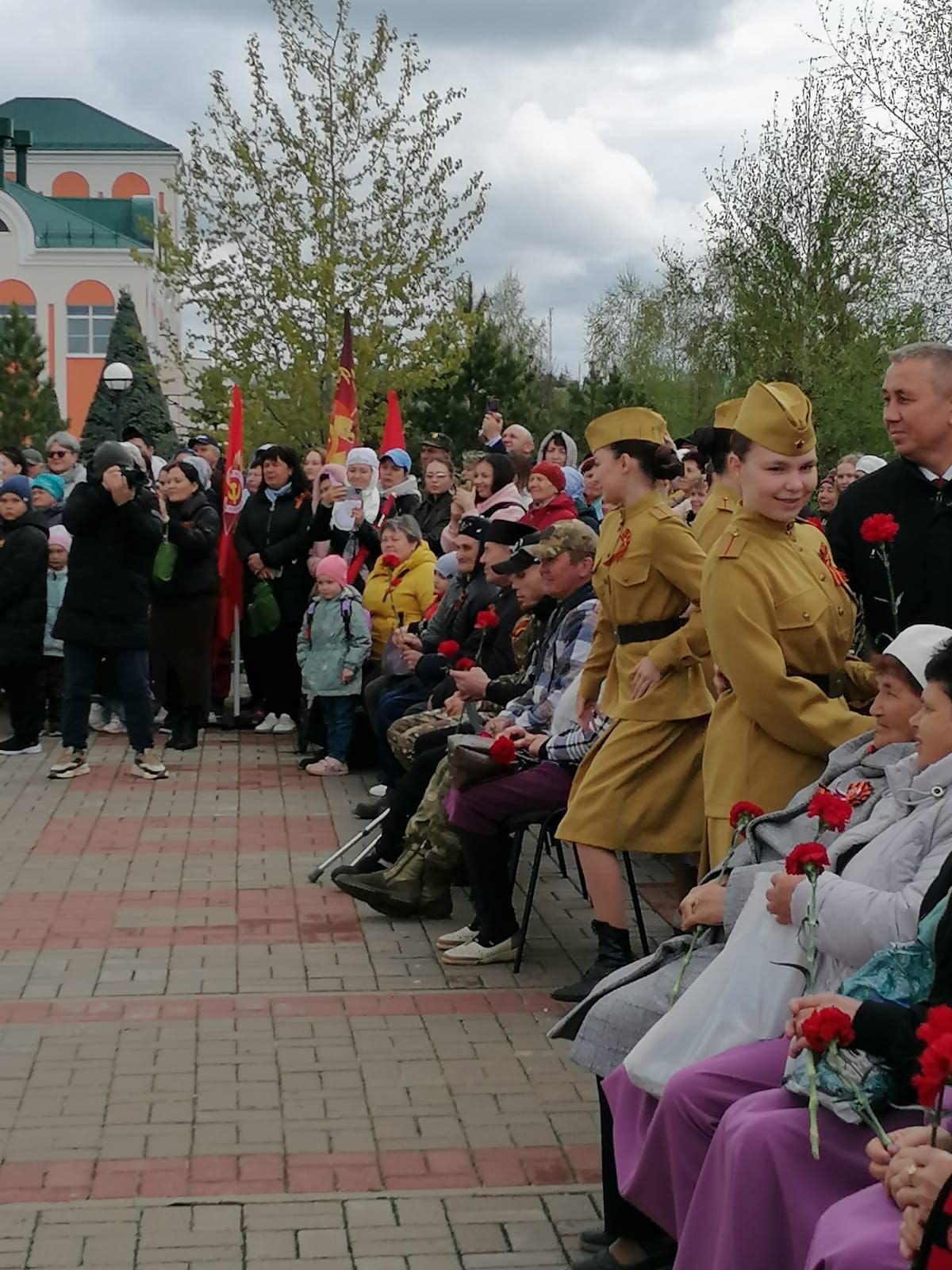 Әтнәдә Бөек Җиңүнең 80 еллыгы уңаеннан бик куп төрле кургәзмәләр эшләде