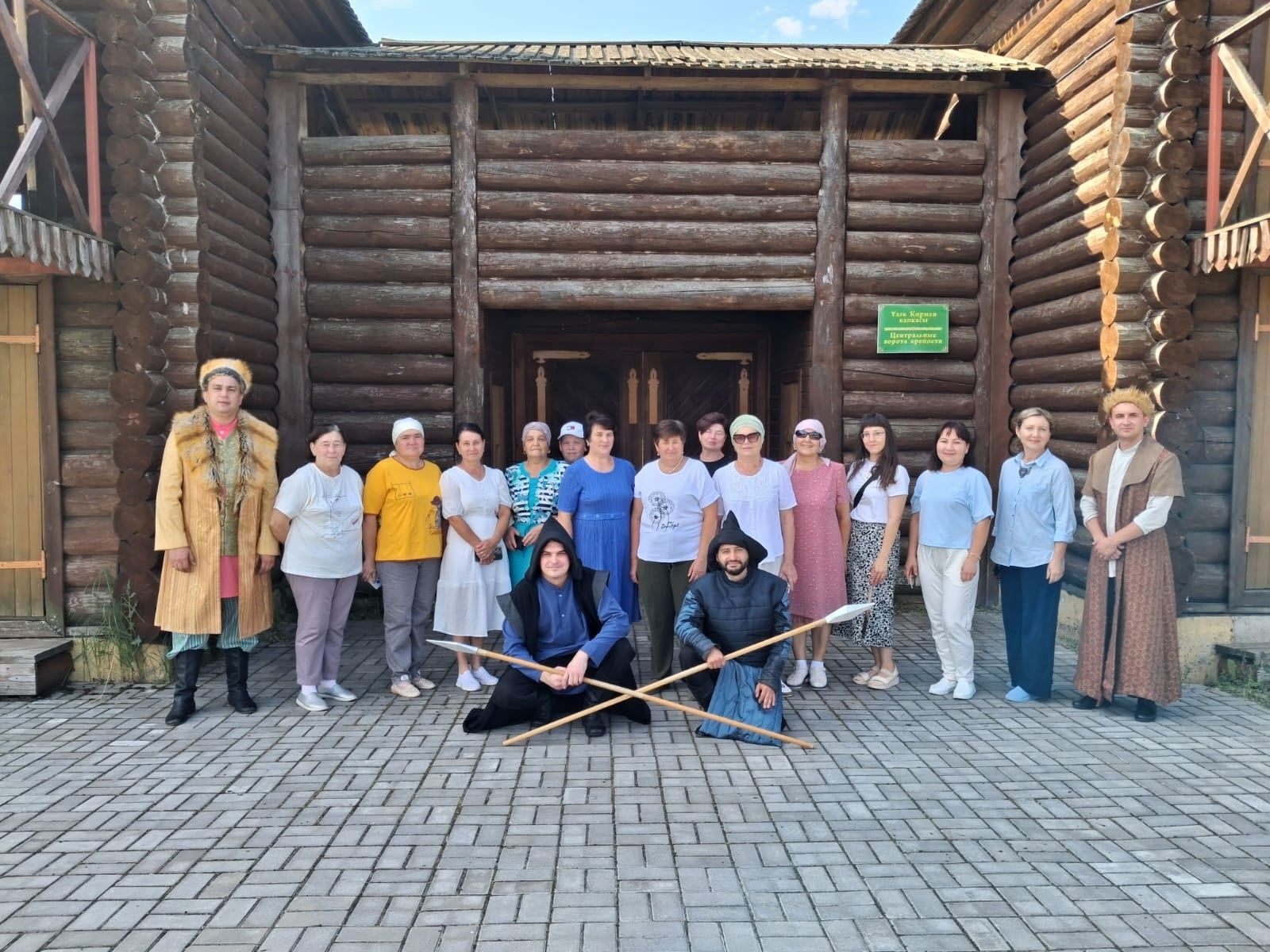 Җәй челләсе нәрсә ул, менә син көн дә якыннарың өчен ут йотып яшәп кара...