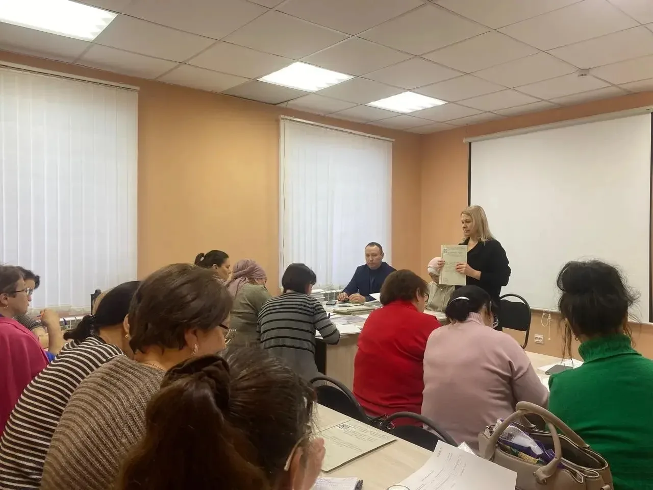 Әтнә районында балалар бакчалары җитәкчеләре өчен архив  эше буенча семинар узды