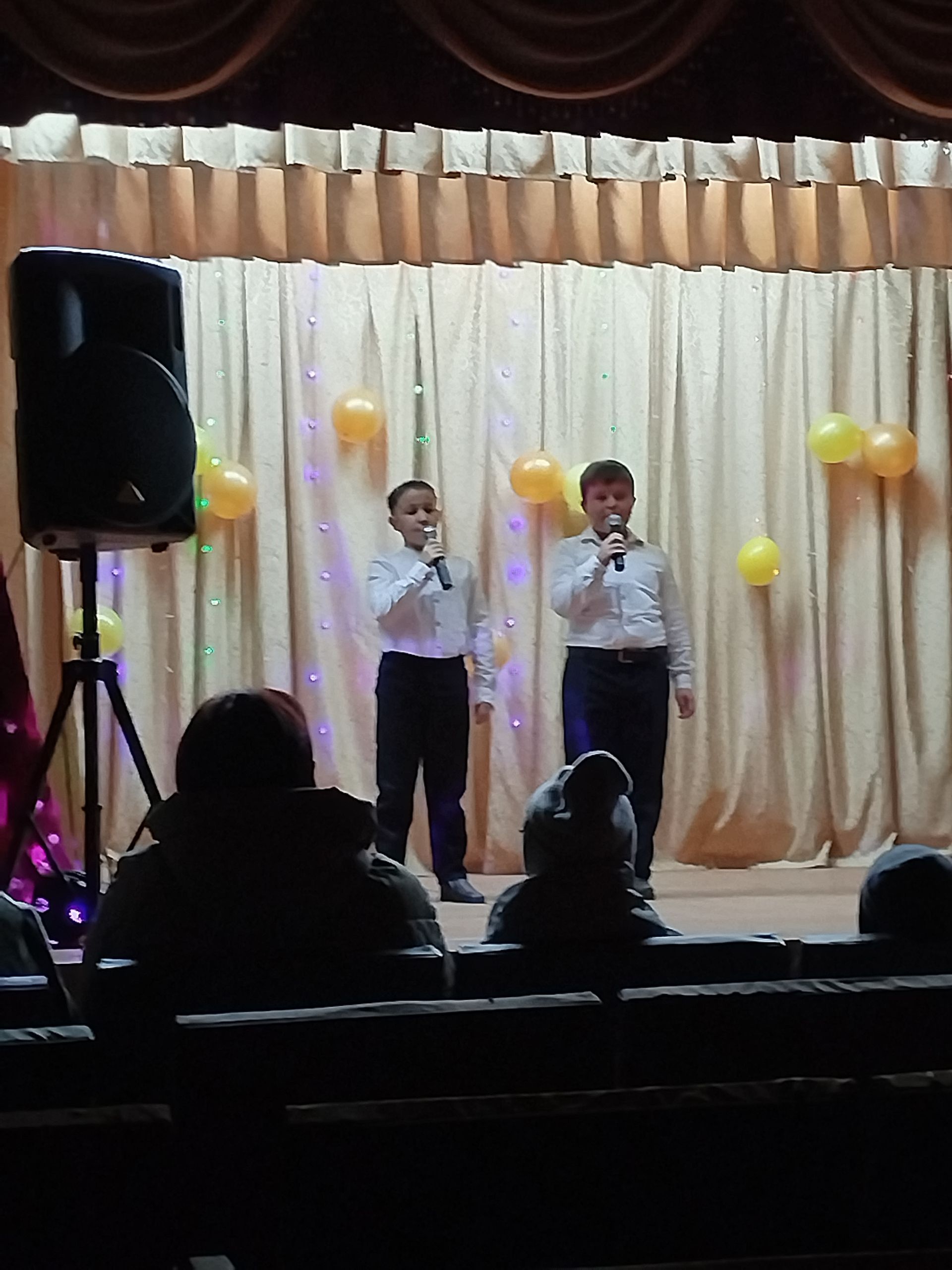 Дусым авылында  өлкәннәр көне уңаеннан “Көзге моңнар” исемле концерт узды