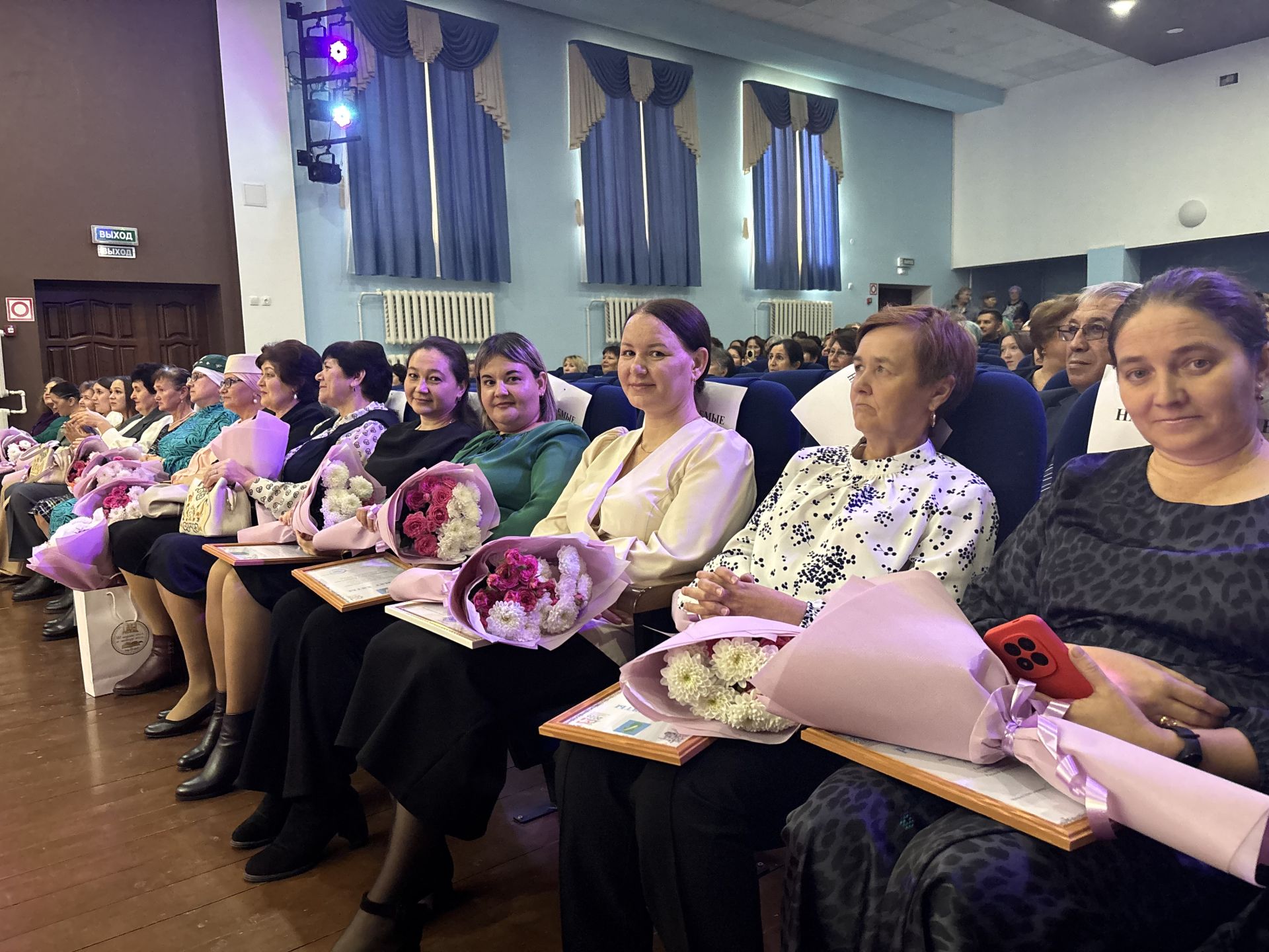 Укытучы! Бөек исем...