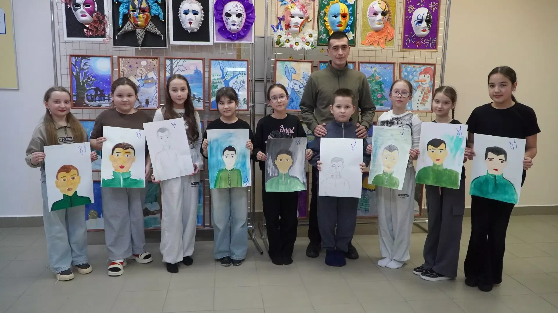 Әтнә балалар сәнгать мәктәбендә «Герой портреты» Бөтенроссия акциясе кысаларында рәсем дәресе узды