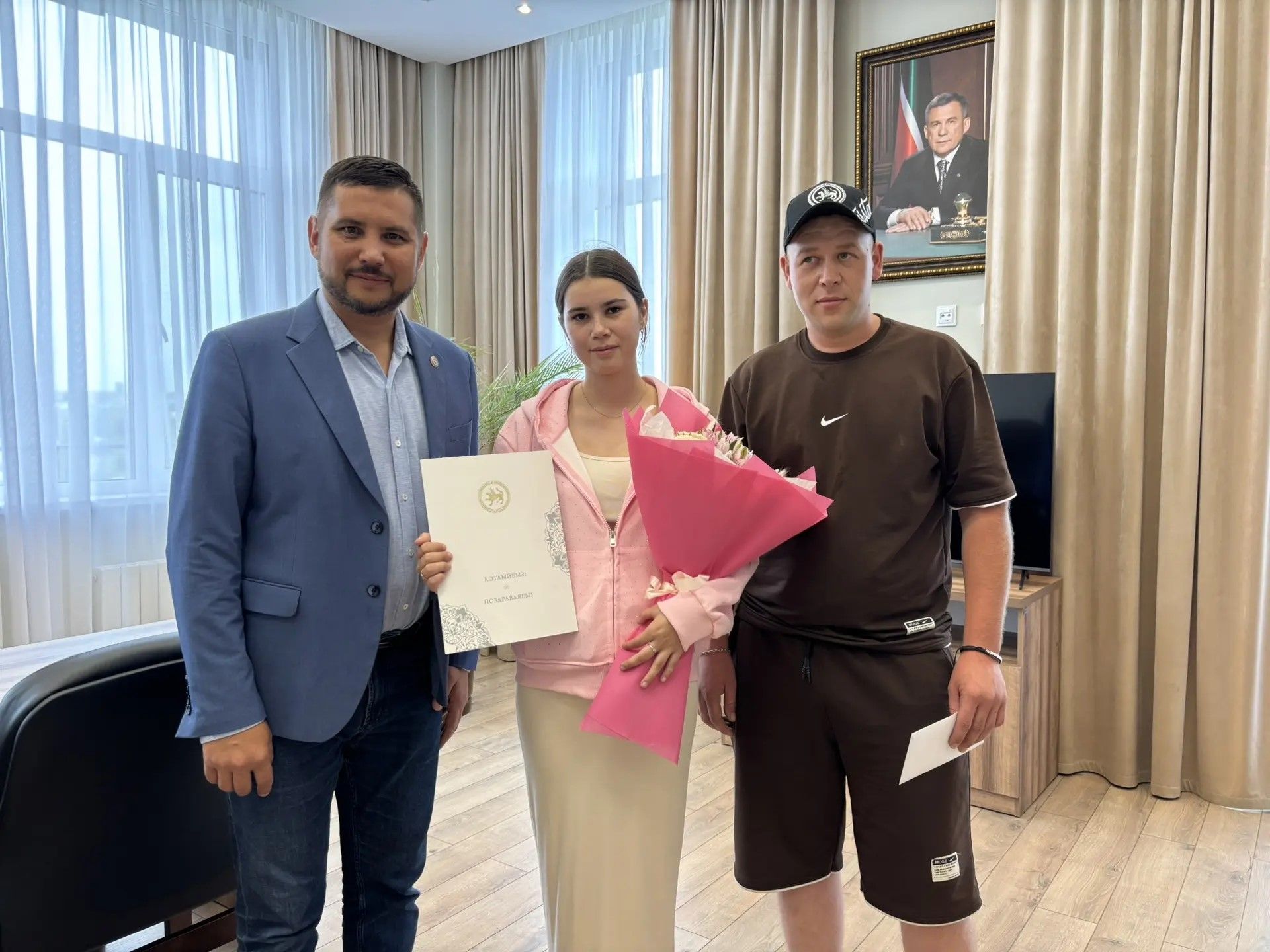 Әтнәдә махсус хәрби операция зонасыннан ялга кайткан Рәдис Хаҗиев сөйгәне Зөлфия белән никахларын рәсмиләштерделәр