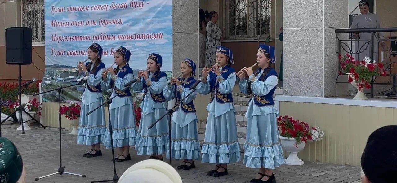 Туфрагында тарих, җанында моң гөрләгән Олы Бәрәзә: заманнарны бәйләгән алтын җепләр