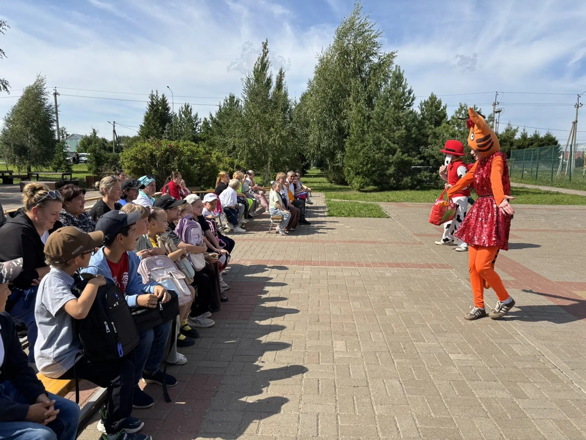 Әтнәдә «Мәктәпкә җыенырга ярдәм ит» акциясенә йомгак ясалды