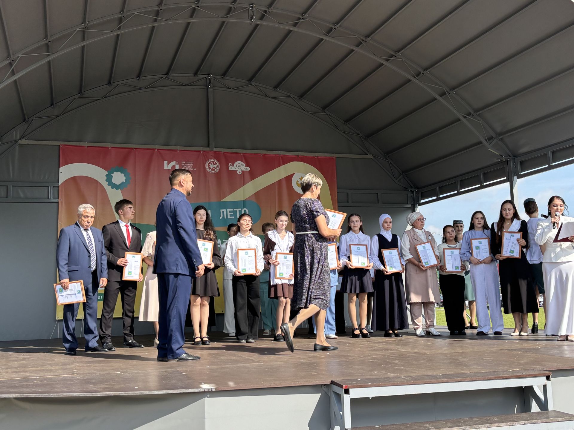 Район мәгарифе – күрсәткечләр югары