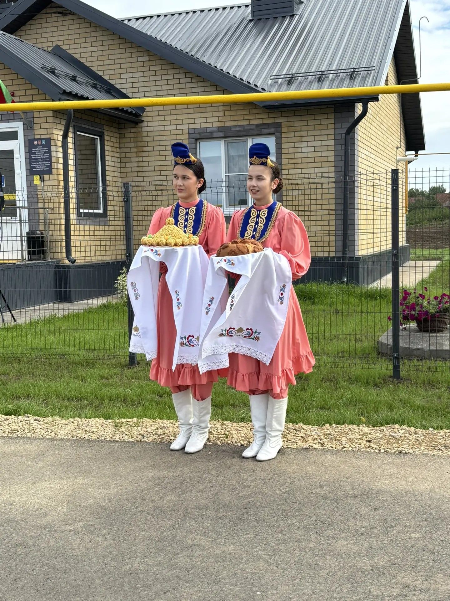 Түбән Бәрәскә авылында яңа авыл җирлеге бинасы ачылды