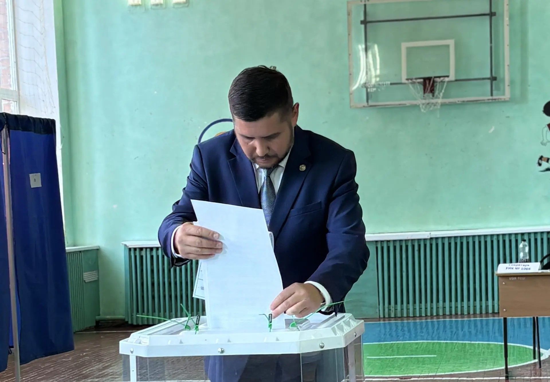 Әтнә районы башлыгы Рөстәм Хисамиев Дәүләт Думасына депутатлар сайлауда тавыш бирде