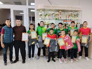 Әтнәдә яшь һәм өлкән спортчыларны котладылар