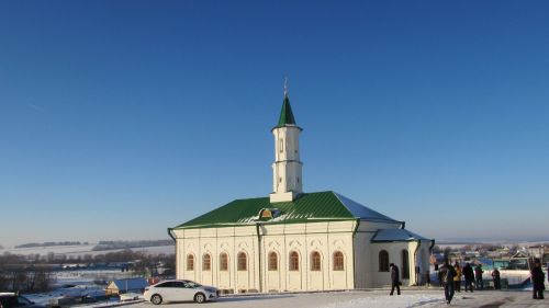 2025 елда мөселман бәйрәмнәре кайсы көнгә туры килә?