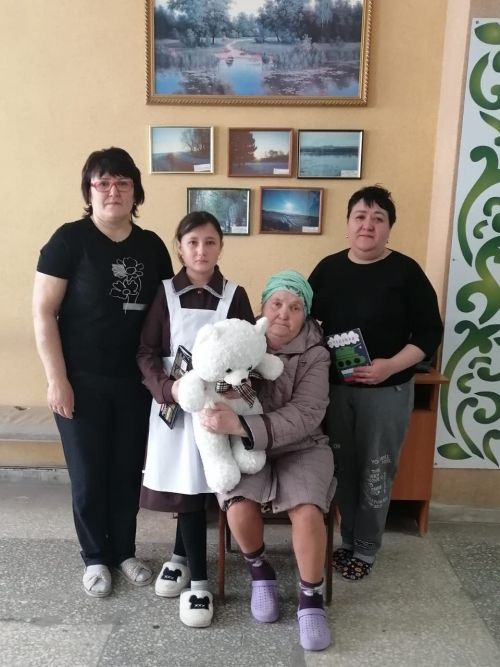 Рүзәл ялга кайтканда үзе белән алып кайткан булган...