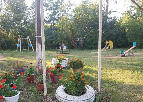 Дусым авылында балалар мәйданчыгы куелды