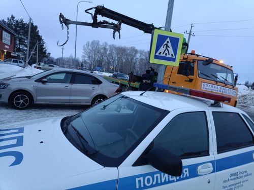 Машинасын «штраф стоянка»га җибәргәннәр