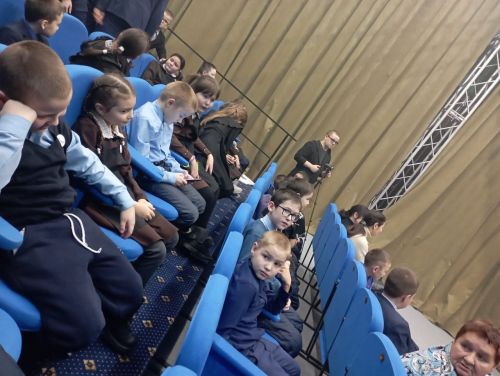 «Сәхнәдәш»ләр телефонга бәйлелеккә борчыла...