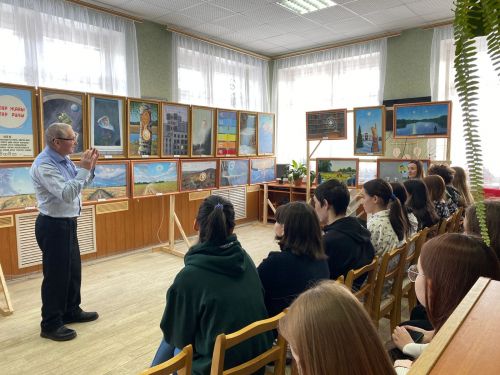 Район үзәк китапханәсендә шәхси күргәзмә ачылды