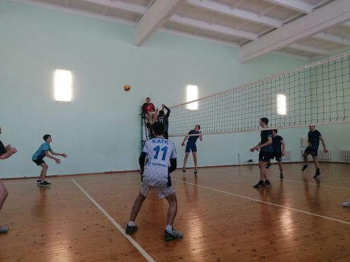 Зөлфәт Хәйруллин истәлегенә волейбол ярышыннан фоторепортаж