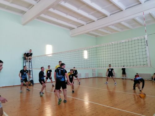 Зөлфәт Хәйруллин истәлегенә волейбол ярышыннан фоторепортаж