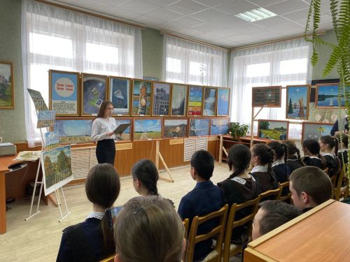 Әтнә үзәк китапханәсенә экскурсия