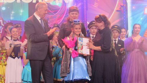 Гала концерттан фоторепортаж