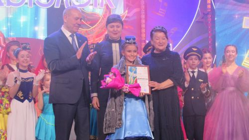 Гала концерттан фоторепортаж