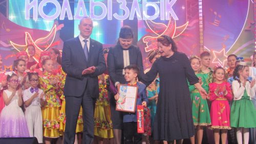 Гала концерттан фоторепортаж