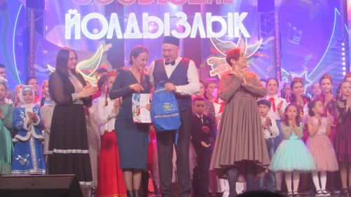 Гала концерттан фоторепортаж