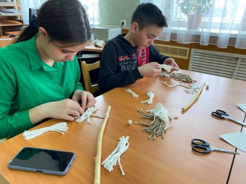 Әтнә үзәк китапханәсендә “Декоратив панно” исемле кызыклы, иҗади осталык дәресе үтте