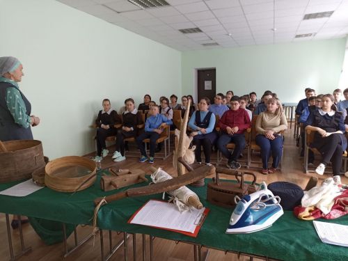«Үткәннән киләчәккә» проекты укучыларга хуш килде