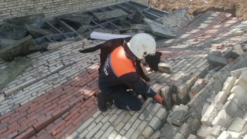 Питрәчтә йорт стенасы ишелгән, эзләү-коткару эшләре бара