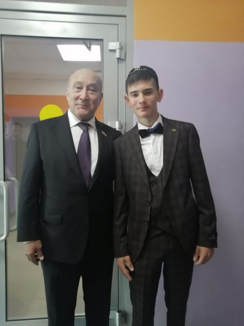 Кыйммәтле бүләккә ия булды