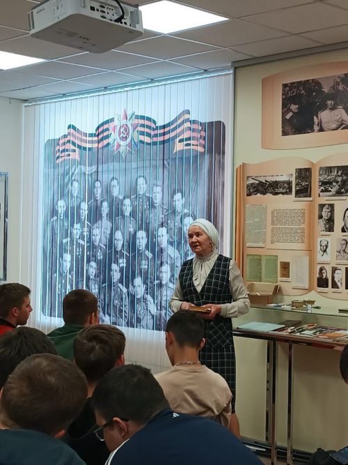 Сибгат Хәким музеена Әтнә авыл хуҗалыгы техникумы студентлары экскурсиягә килделәр