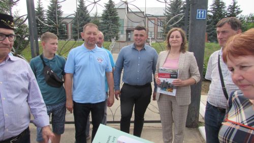 Әтнәгә ретро машиналар кайтты
