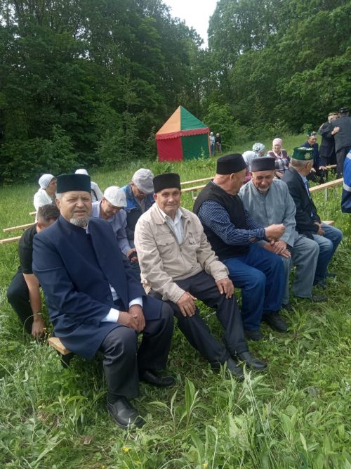 Кала тавы: янәшәдә - «Әләшә»