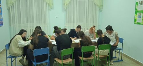 Солдатларга хат яздылар
