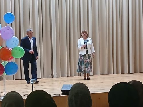 Кышлау мәдәният йортына лаеклы ялга чыккан колхозчылар белән күңелле очрашу узды