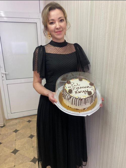 Районның гүзәл затларына уңышлар телик